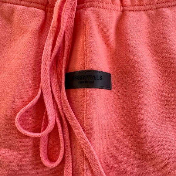 FEAR OF GOD ESSENTIALS SHORTS M - Picture 2 of 4